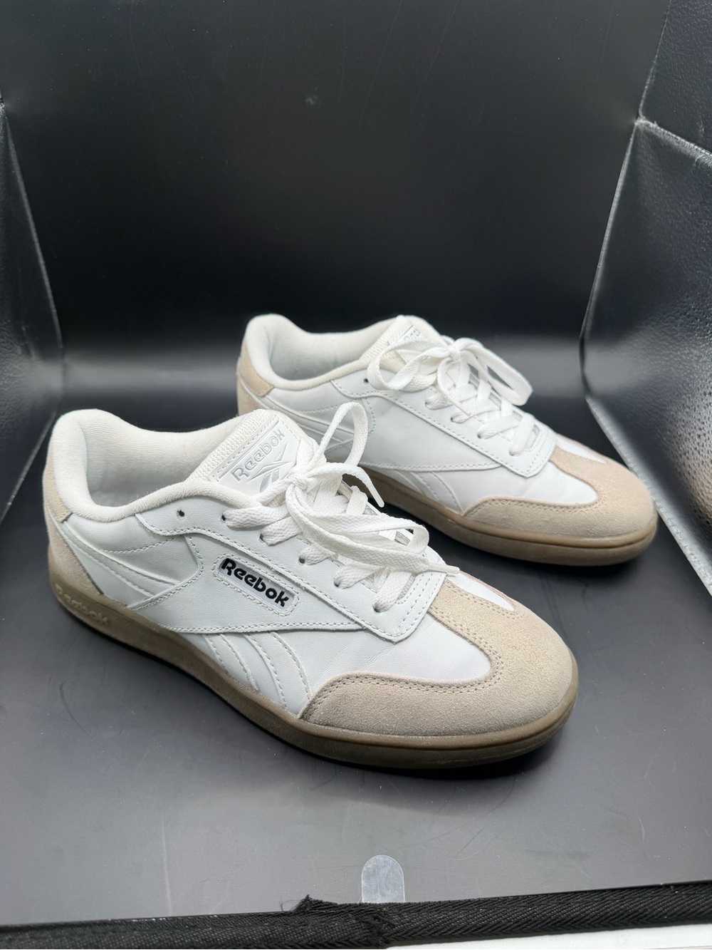 Reebok Women’s Court Advance Sneakers White Beige Gum Sole Ortholite Size 7 - Picture 3 of 6